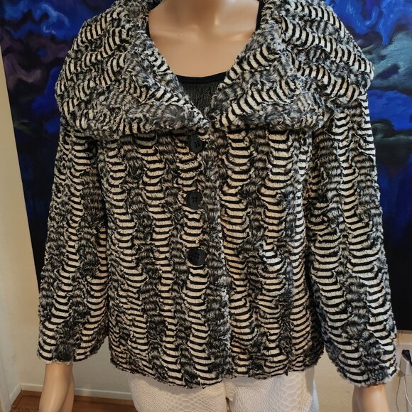 LaSeine Short Faux Fur Jacket Size Large Black and White Design Soooo Soft - Picture 2 of 15